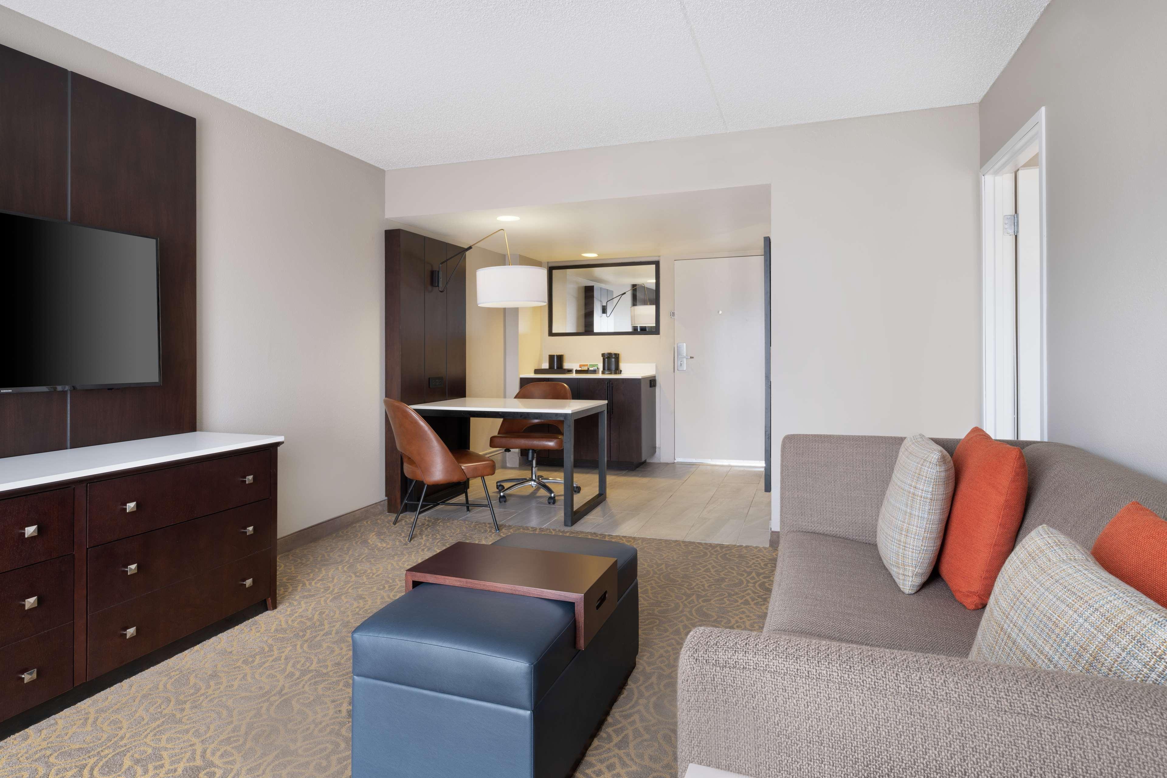 Embassy Suites By Hilton Tucson East Exteriör bild