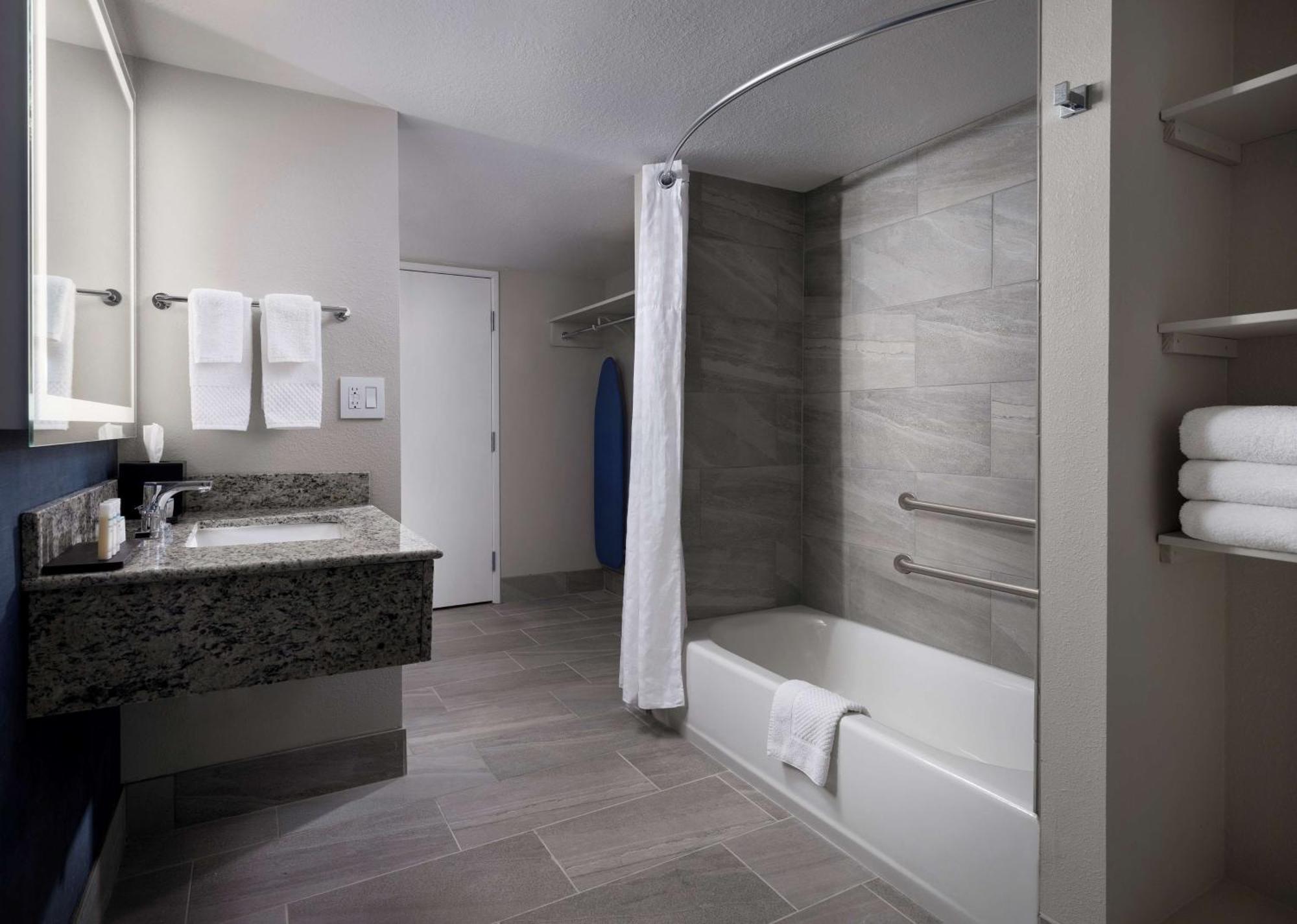 Embassy Suites By Hilton Tucson East Exteriör bild