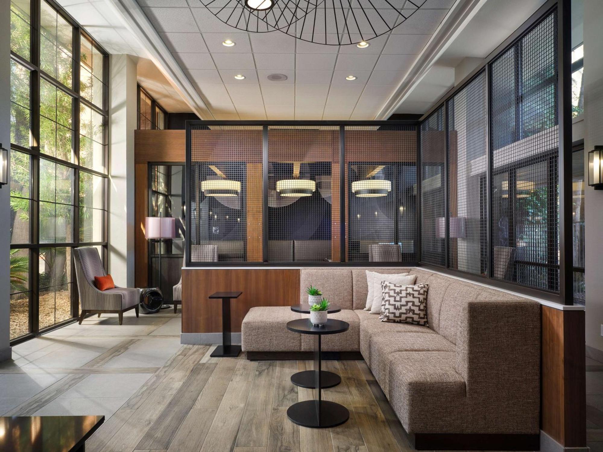 Embassy Suites By Hilton Tucson East Exteriör bild